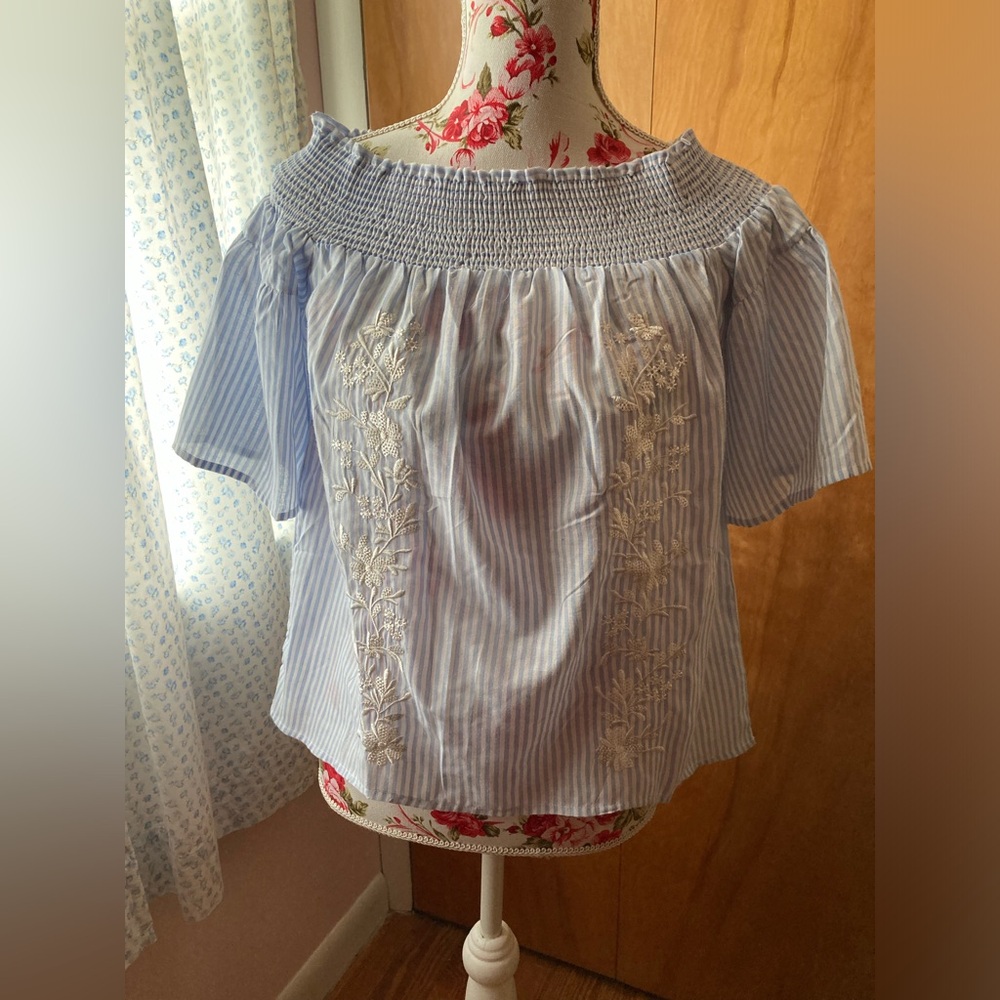NWT Listicle Striped Embroidered Swing Top - SZ L